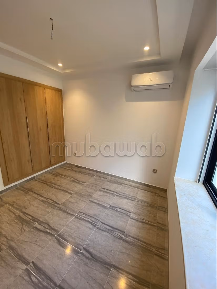 For rent new duplex next to Carrefour La Marsa