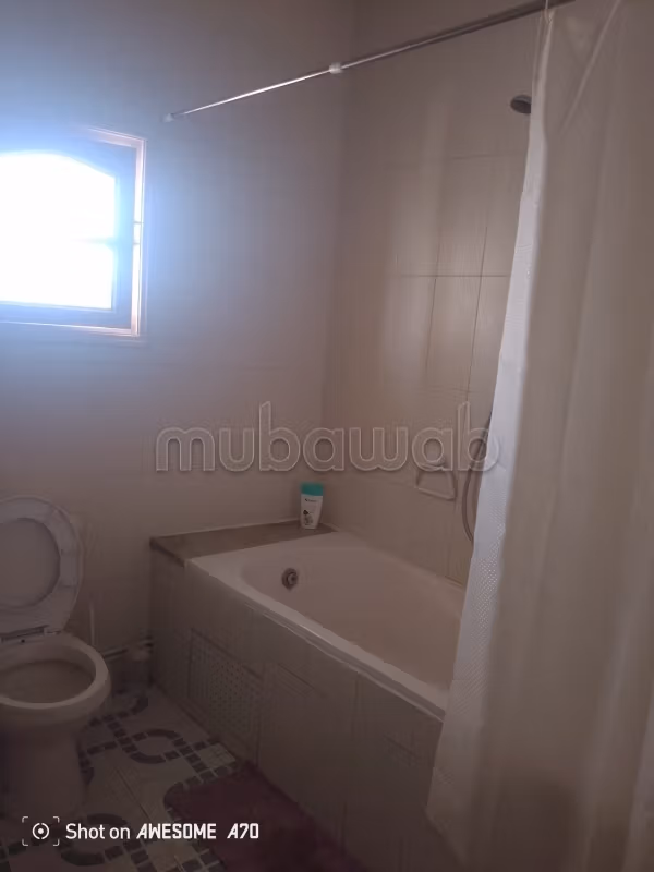 Trouvez votre maison à acheter à Merkez Kaaniche.
Superficie 178 m²
