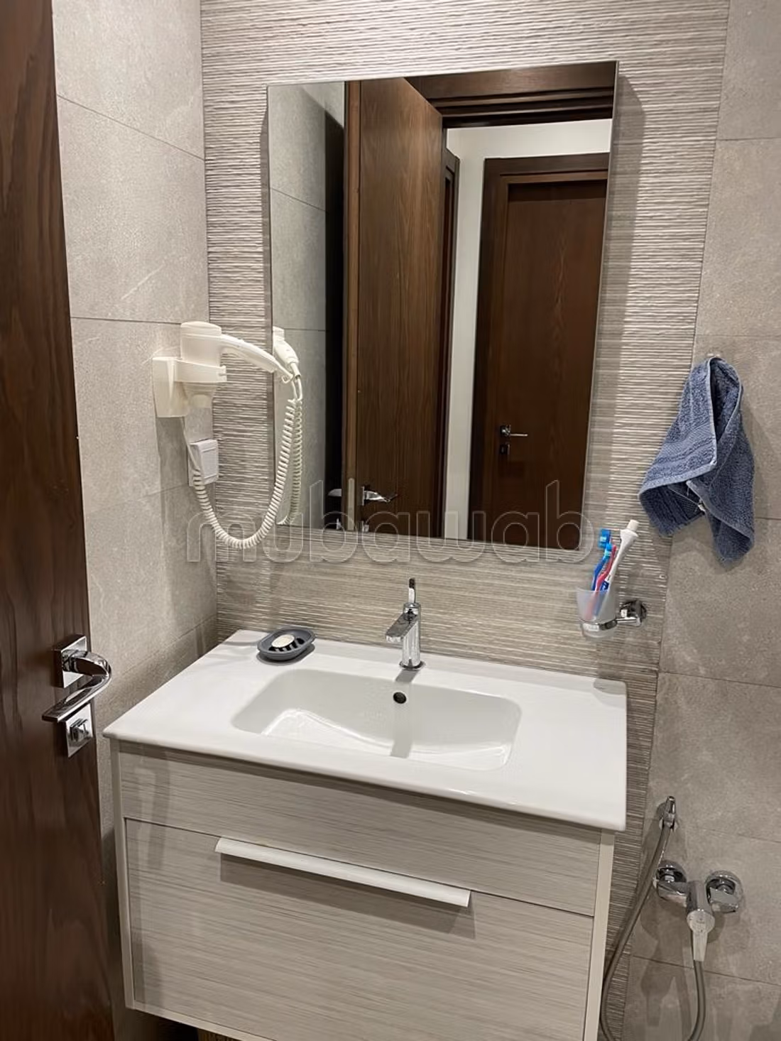 A Louer appartement s1 meublé à la Soukra