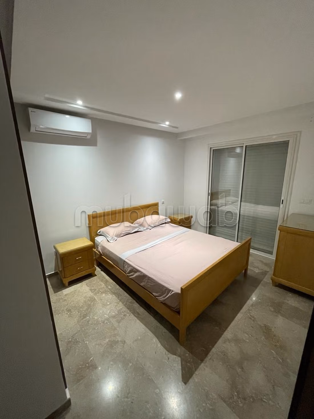 A Louer appartement s1 meublé à la Soukra