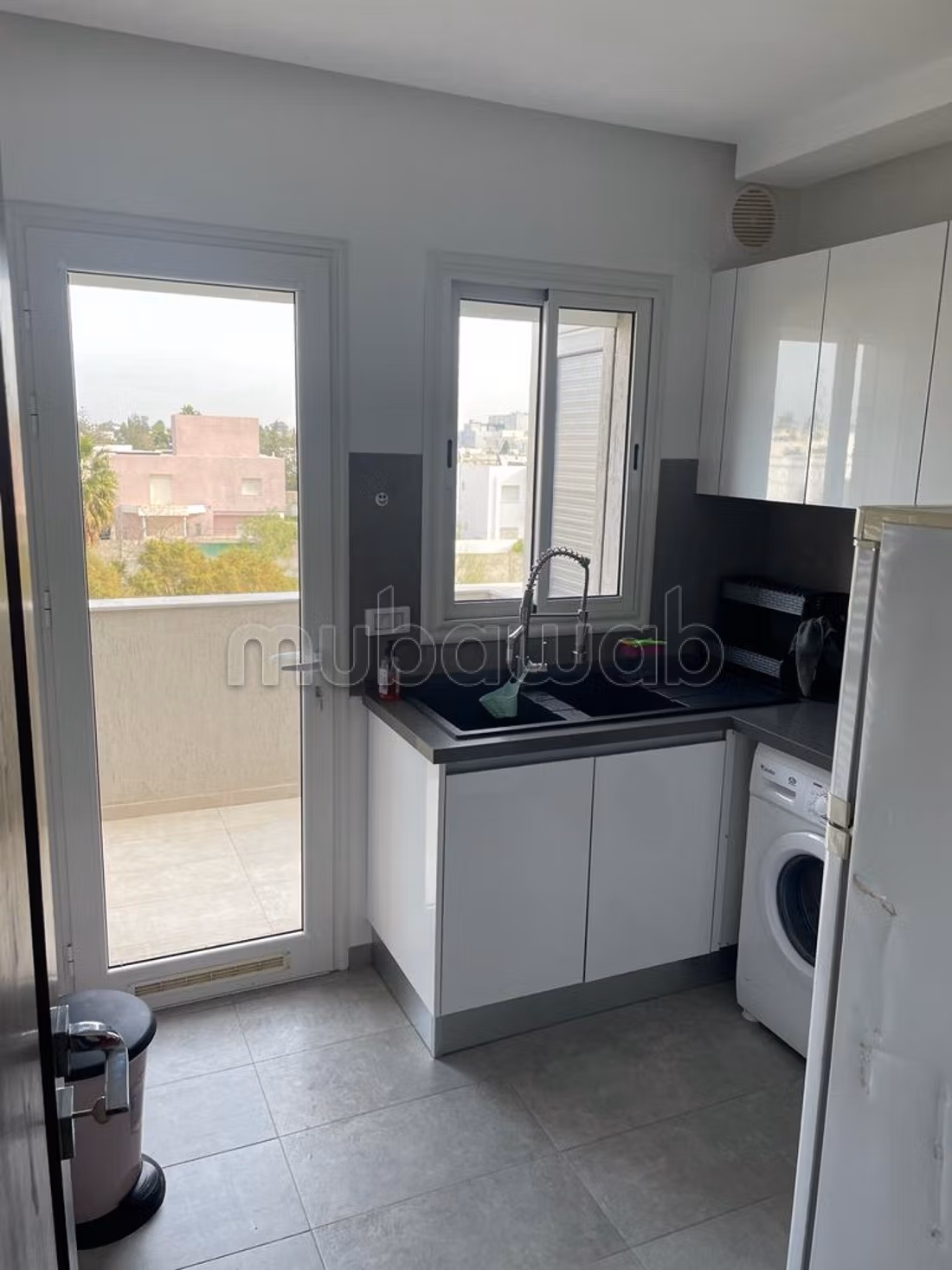 A Louer appartement s1 meublé à la Soukra