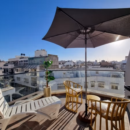 Te huur: appartementen in Maârif. Oppervlakte 95 m². Gemeubileerd