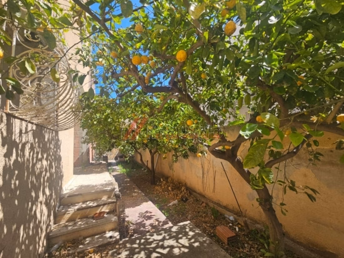 A vendre une villa inachevée à khzema ouest