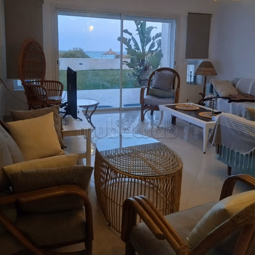 Villa pieds dans l'eau à plage ezzahra