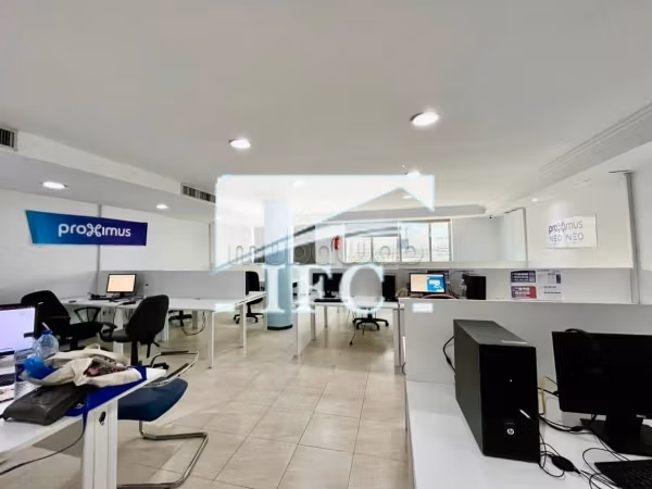 مكتب في 3 مساحات 190م² مونبلزير IFCM237