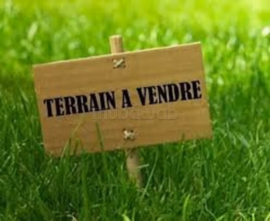 200m² à sité hidhab fouchana 
ta9sim el 9obi