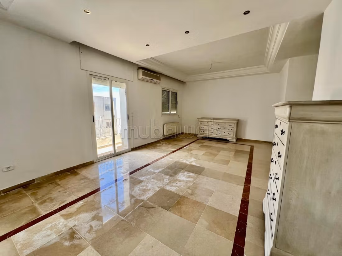 Triplex S5 arredato, Marsa les Pins