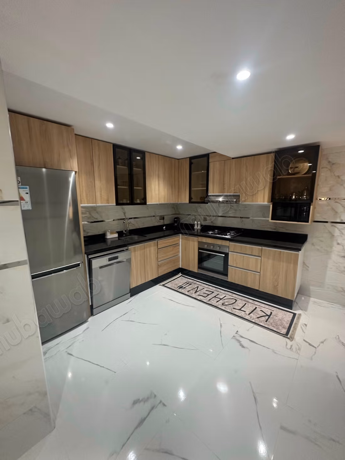 Louez cet appartement à Hay Hassani. Surface de 96 m². Concierge et climatisation