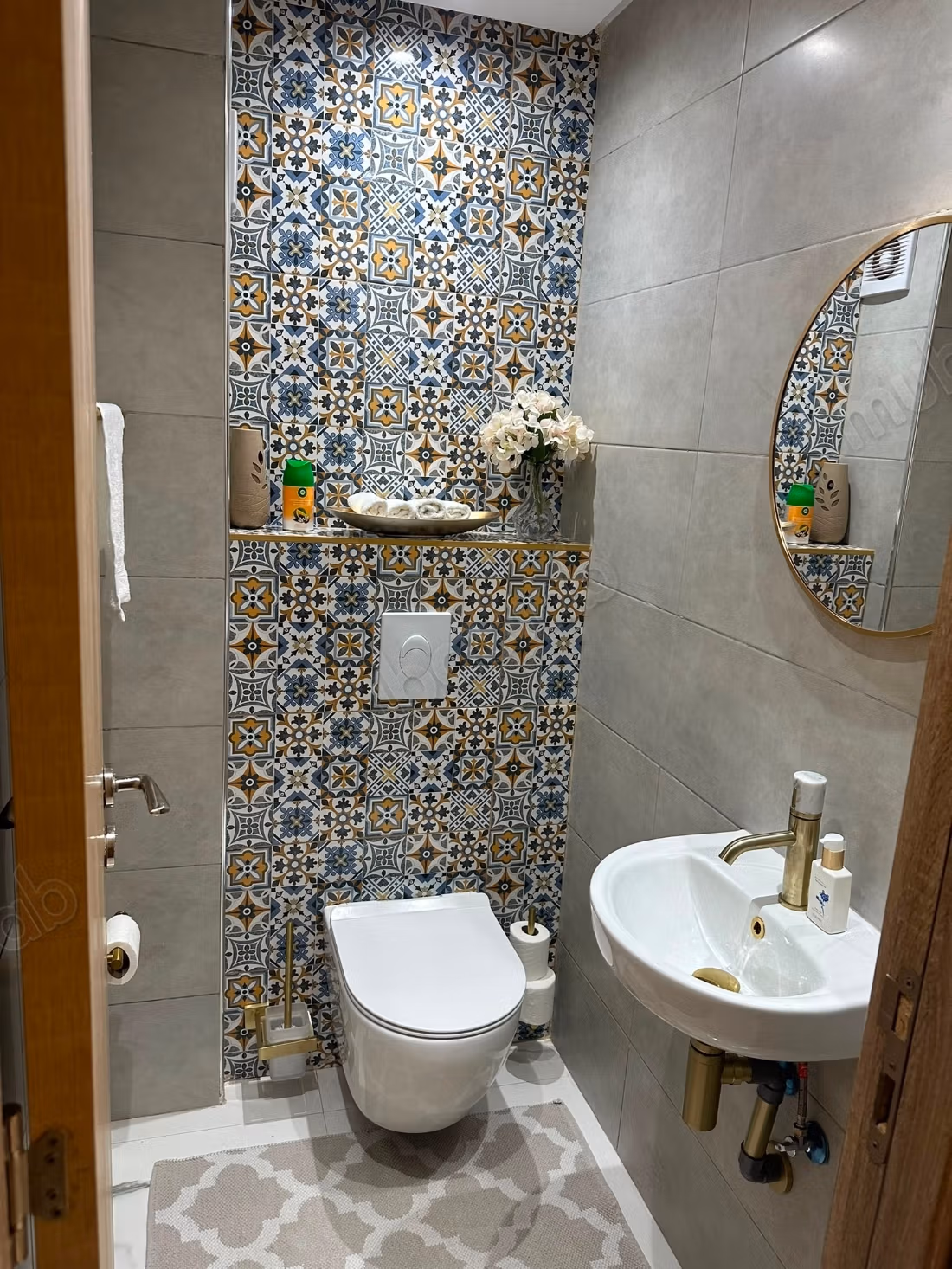 Louez cet appartement à Hay Hassani. Surface de 96 m². Concierge et climatisation