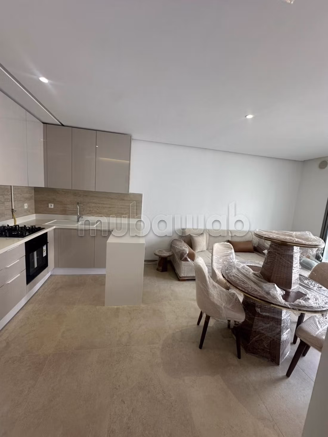 Appartement meublé en location à Ain Zaghouan. Surface totale 70 m². Meublé