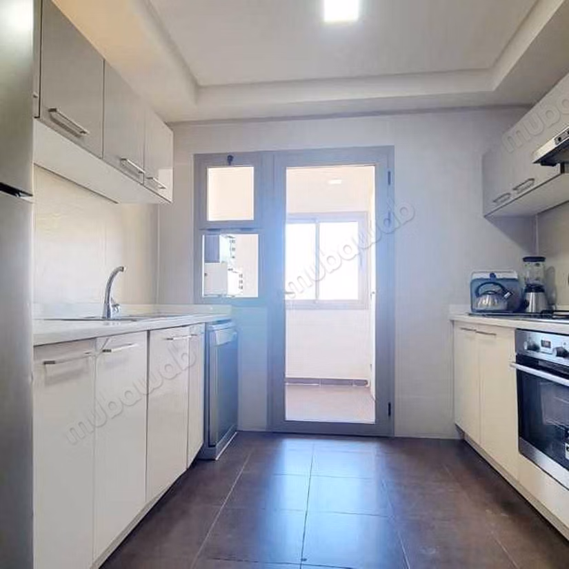 Appartement te Huur van 154.0 m² in Casablanca, Californië