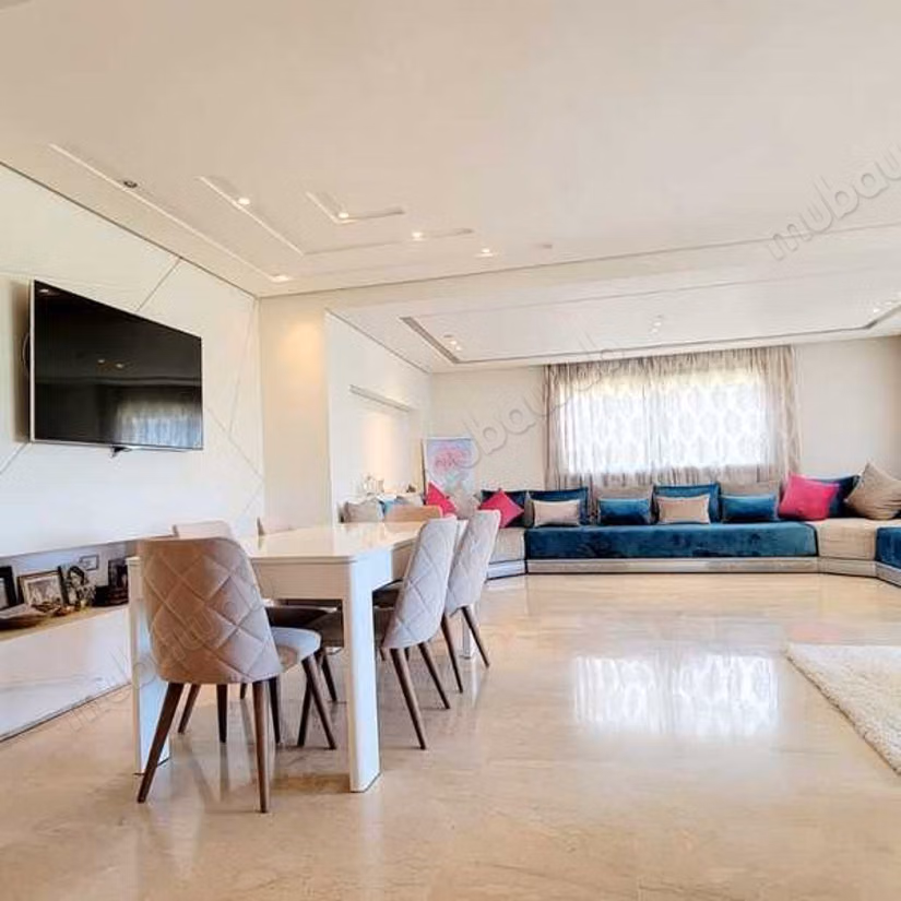 Appartement te Huur van 154.0 m² in Casablanca, Californië