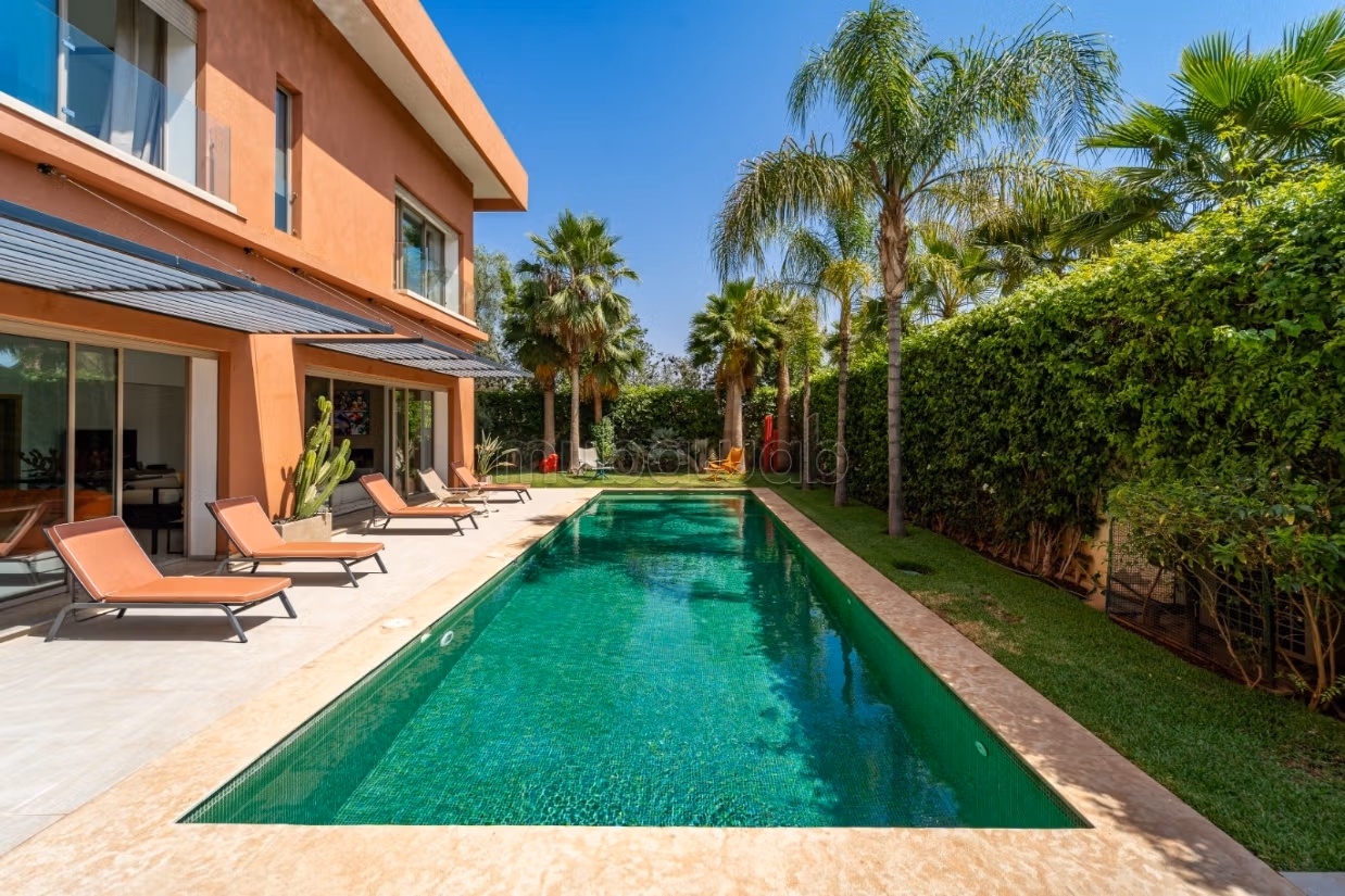 Charmante hedendaagse villa te koop in golf Amelkis