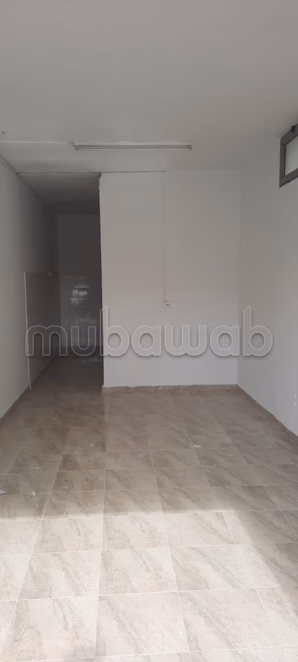 Local 20 m² à louer – Usage bureau/agence