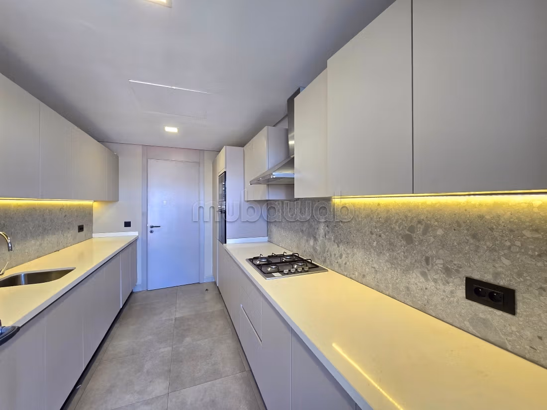 Affitto di uno splendido appartamento a Casablanca Finance City. 2 camere. Sistema di sicurezza e antenna parabolica