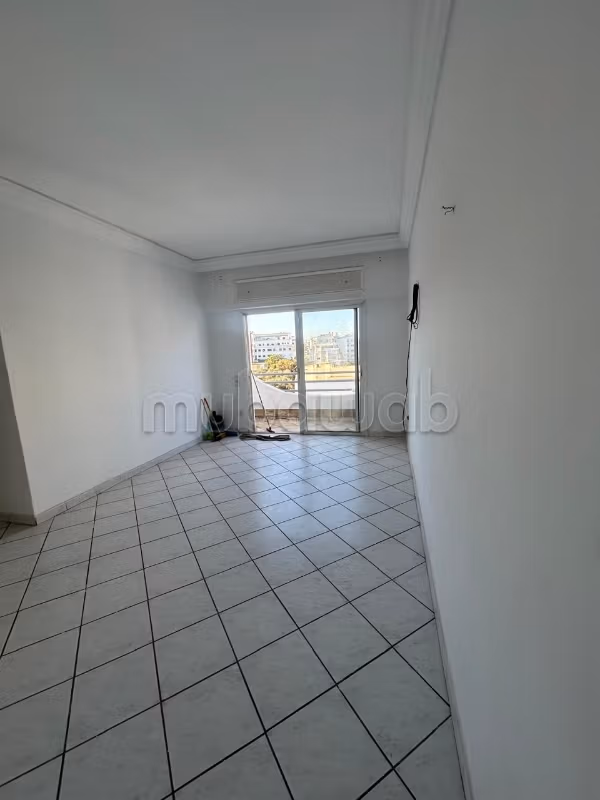 Apartment to renovate with high potential in Maarif