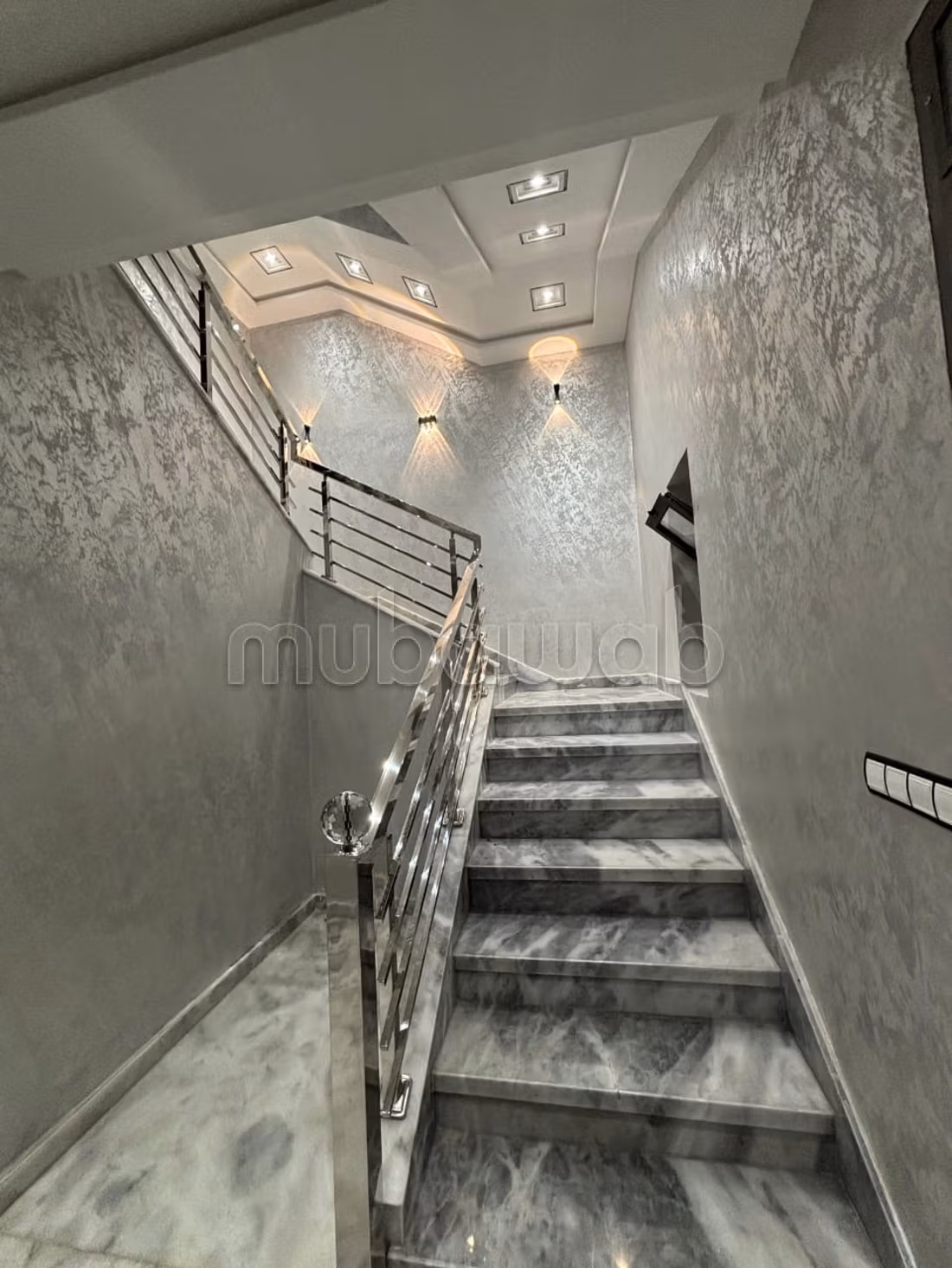 Dringend: Luxe villa te koop in Diki 695m2