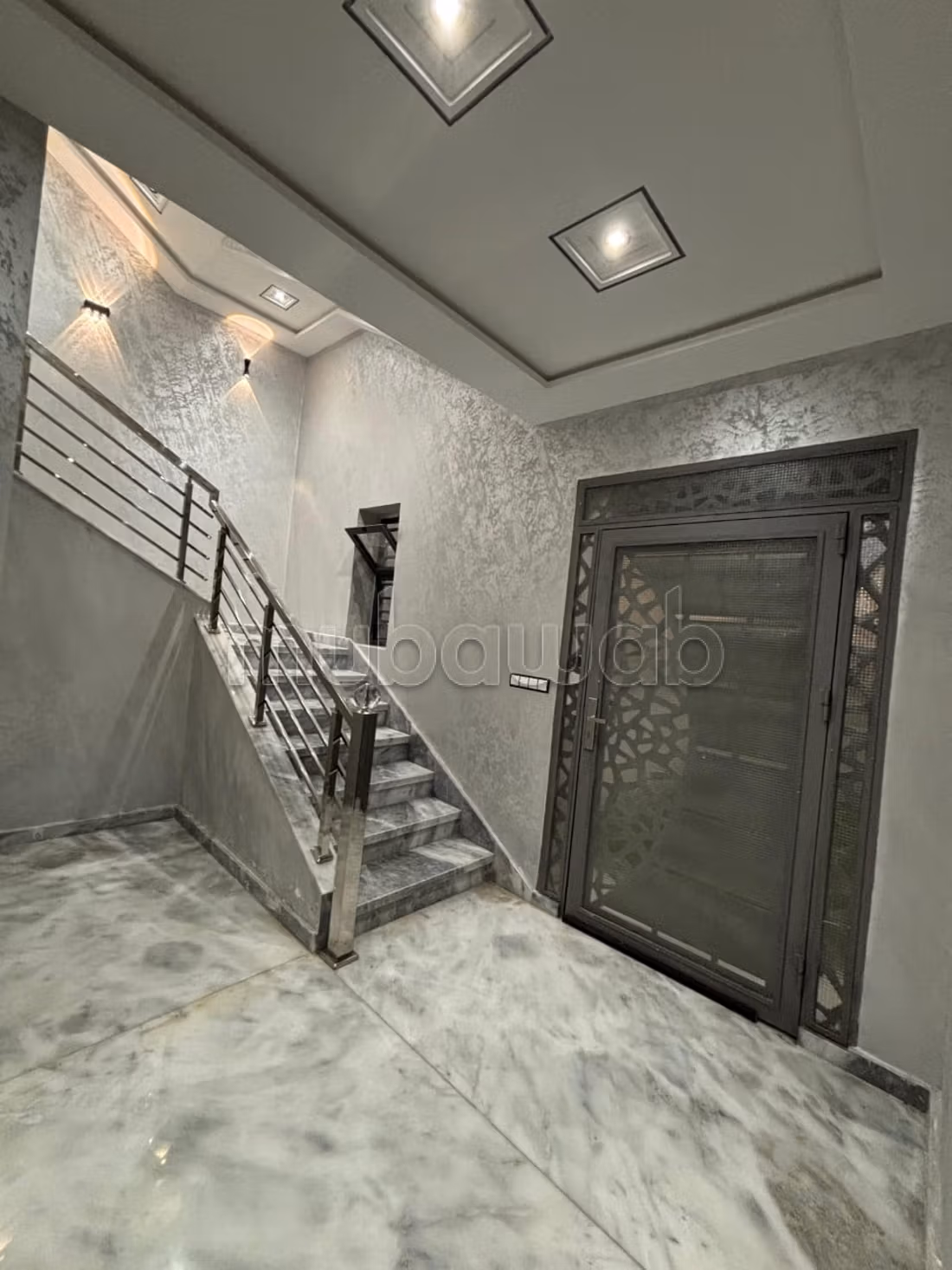 Dringend: Luxe villa te koop in Diki 695m2
