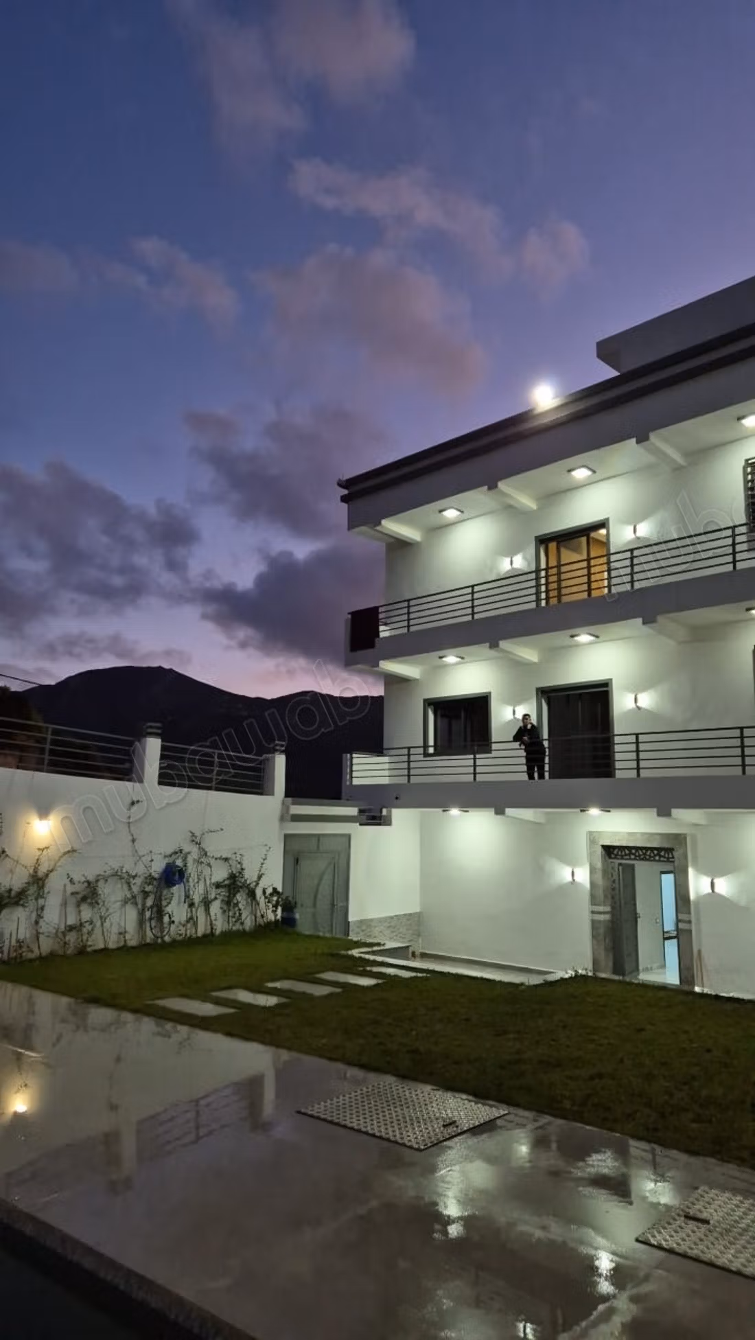 Dringend: Luxe villa te koop in Diki 695m2