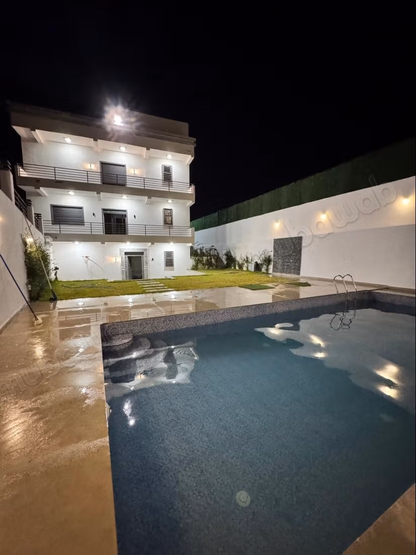 Dringend: Luxe villa te koop in Diki 695m2