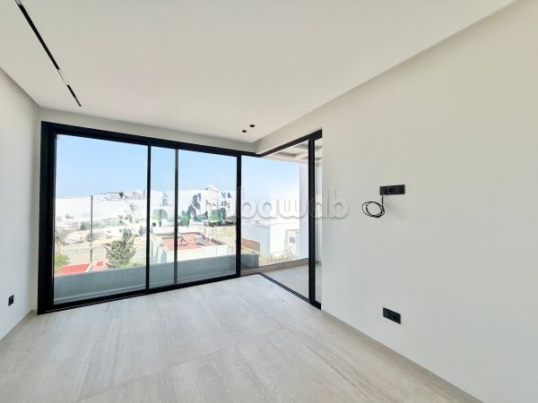 Très bel appartement en location à Oasis.
Surface totale 56 m².
Ascenseur et stationnement