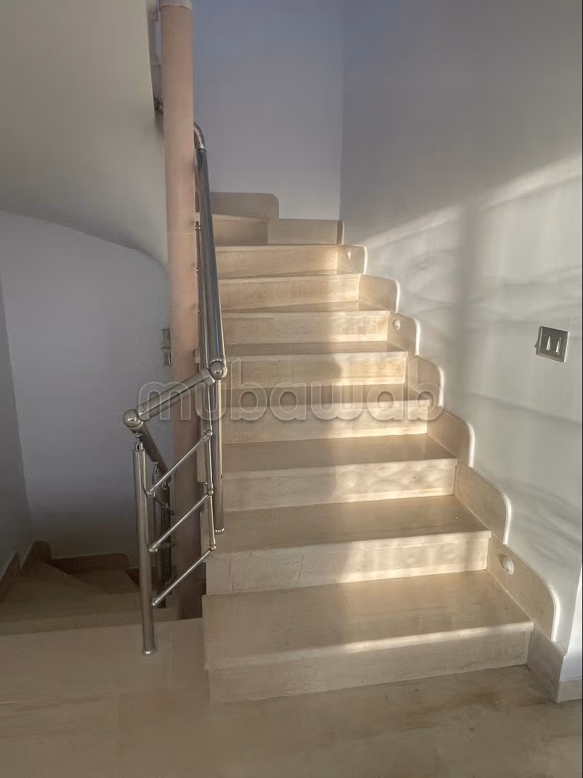 Location saisonnière villa de luxe à Hammamet Nord. 4 belles chambres. Vue sur les montagnes, chauffage central