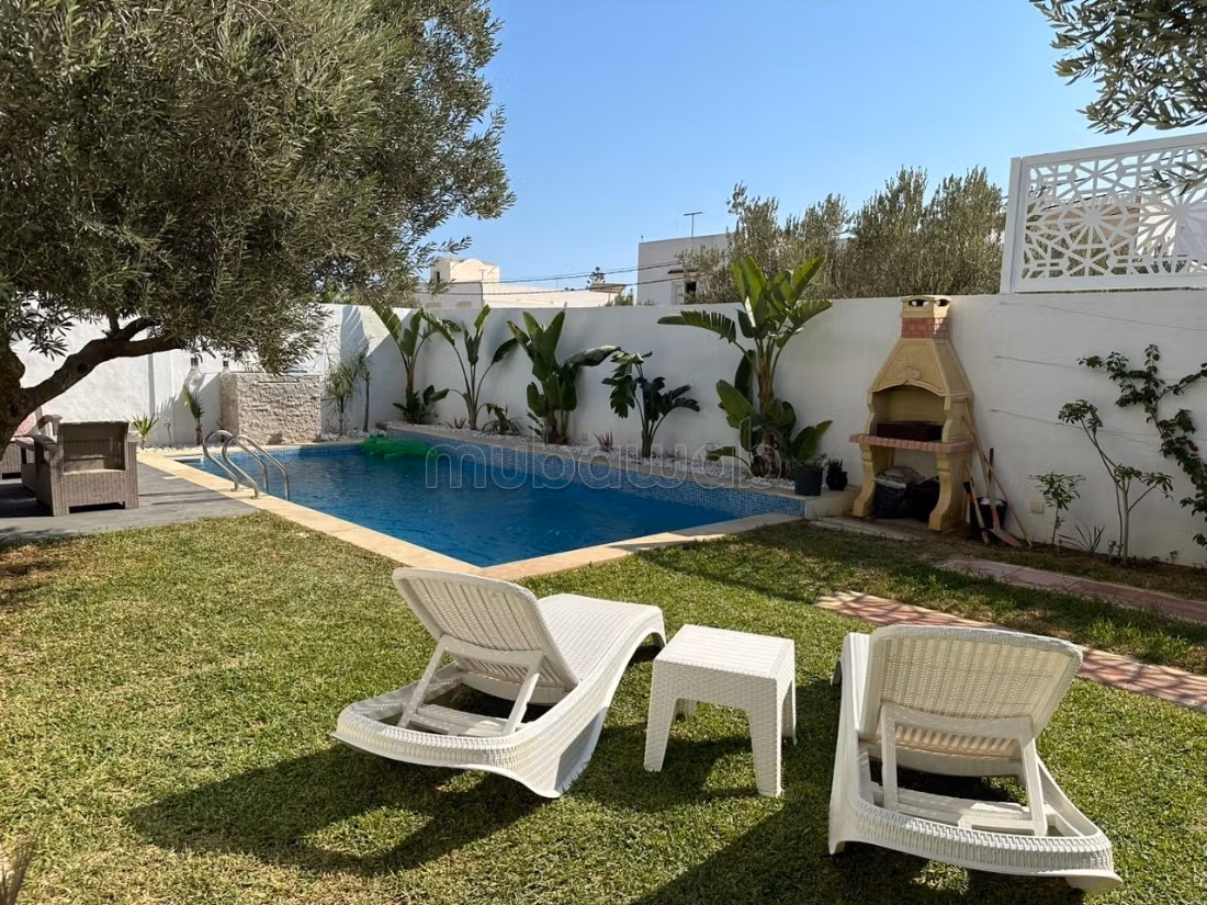 Location saisonnière villa de luxe à Hammamet Nord. 4 belles chambres. Vue sur les montagnes, chauffage central