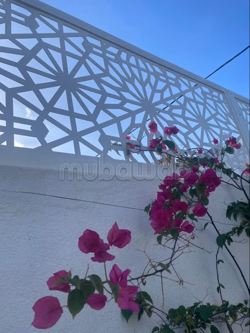 Location saisonnière villa de luxe à Hammamet Nord. 4 belles chambres. Vue sur les montagnes, chauffage central