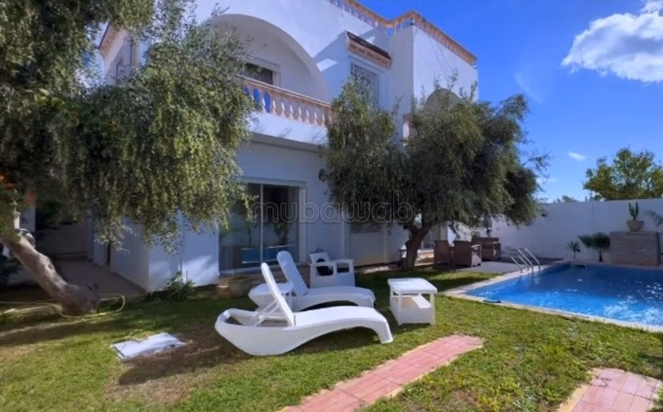 Location saisonnière villa de luxe à Hammamet Nord. 4 belles chambres. Vue sur les montagnes, chauffage central