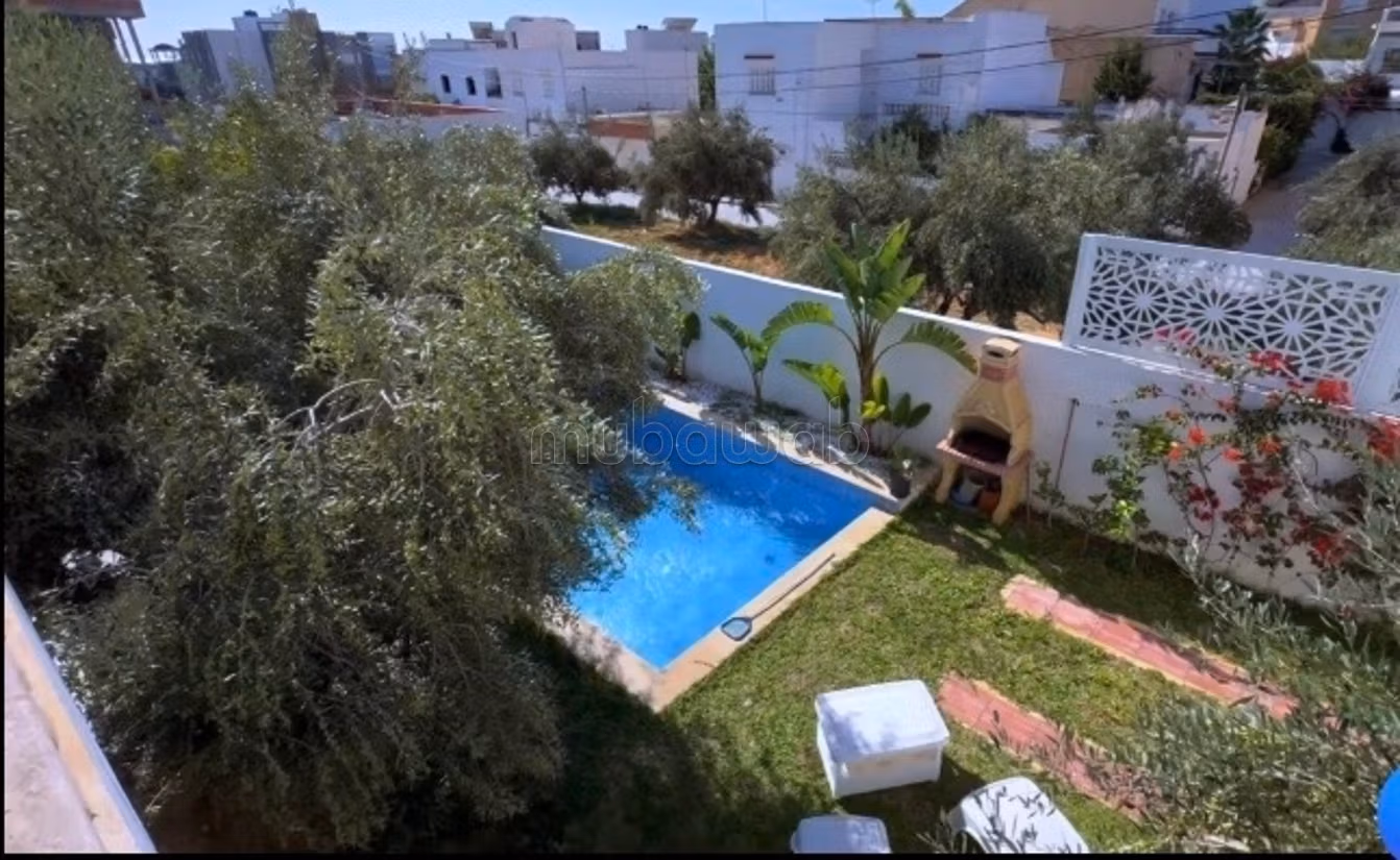Location saisonnière villa de luxe à Hammamet Nord. 4 belles chambres. Vue sur les montagnes, chauffage central