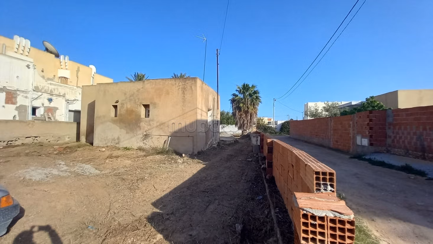 Casa con terreno in vendita
