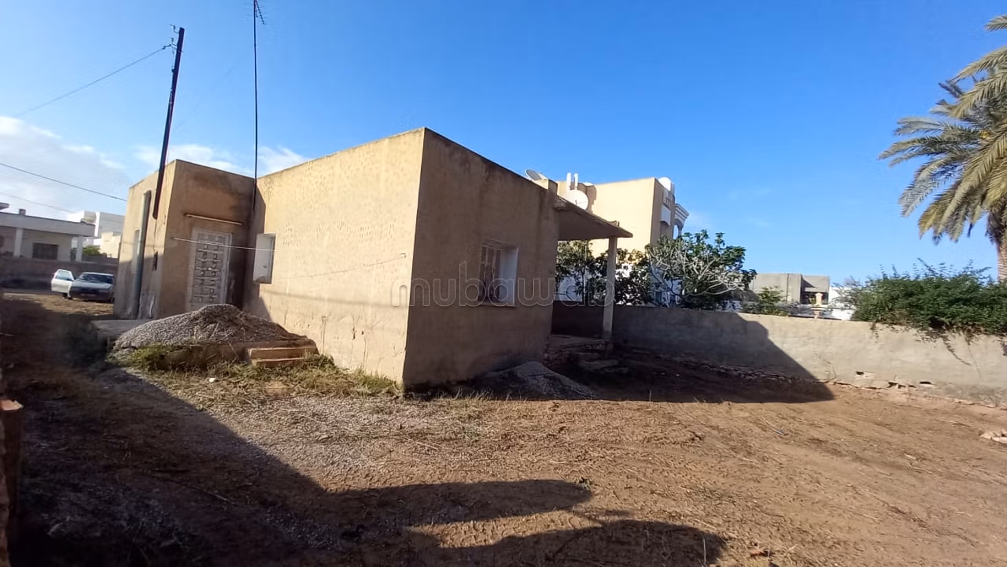 Casa con terreno in vendita