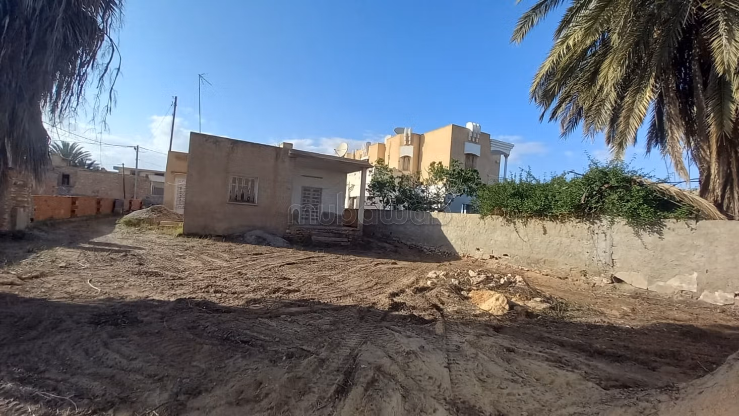 Casa con terreno in vendita