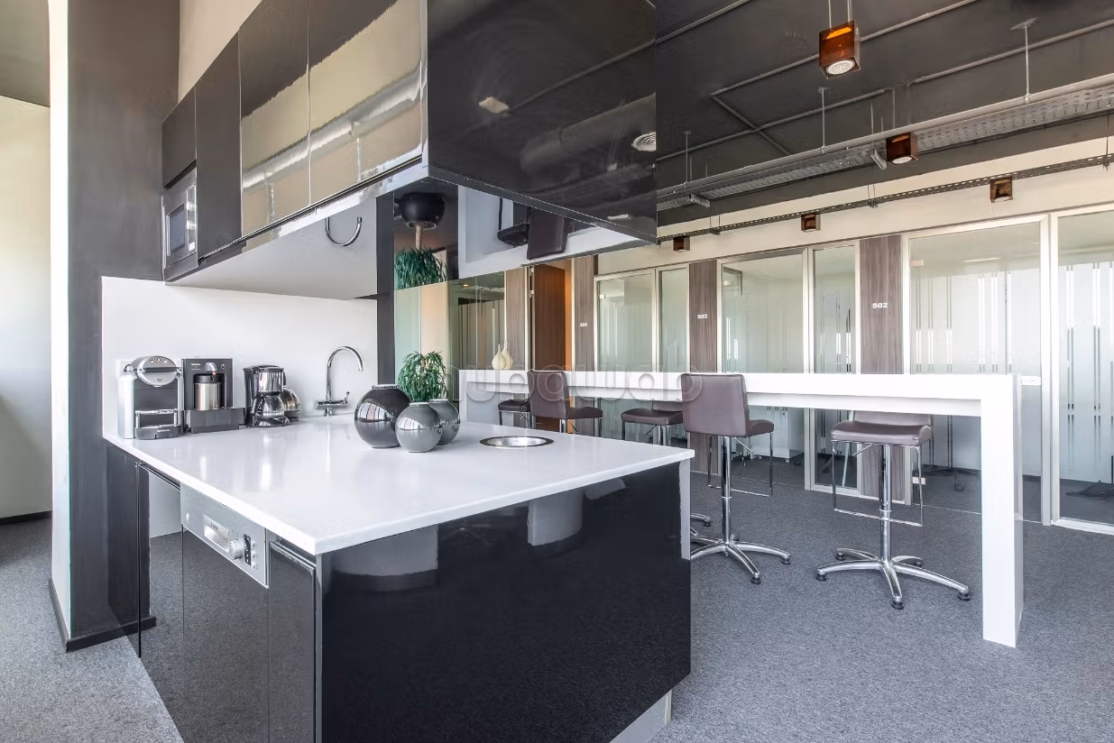 Bureau privé à louer pour 4 à CASABLANCA, Marina