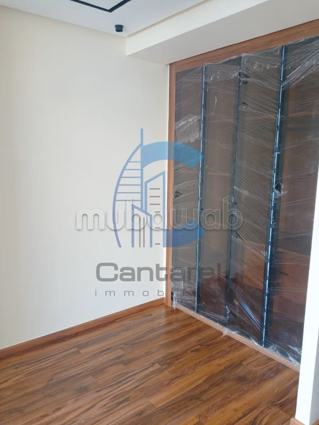 À Vendre – Studio sur Façade avec Terrasse & Balcon – Quartier Bourgogne — 6