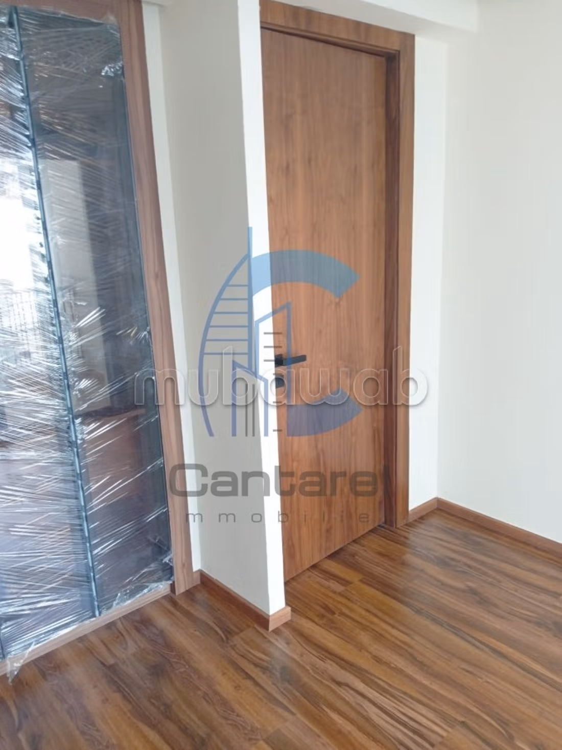 À Vendre – Studio sur Façade avec Terrasse & Balcon – Quartier Bourgogne — 5