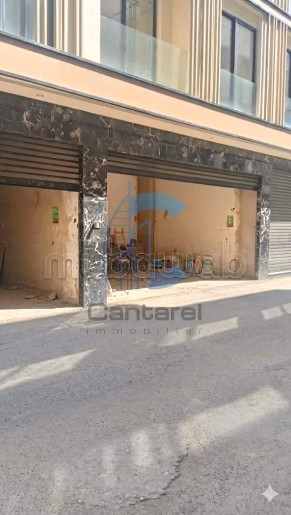 À Vendre – Opportunité Rare – Magasin en Façade près du Boulevard Tan Tan, Bourgogne