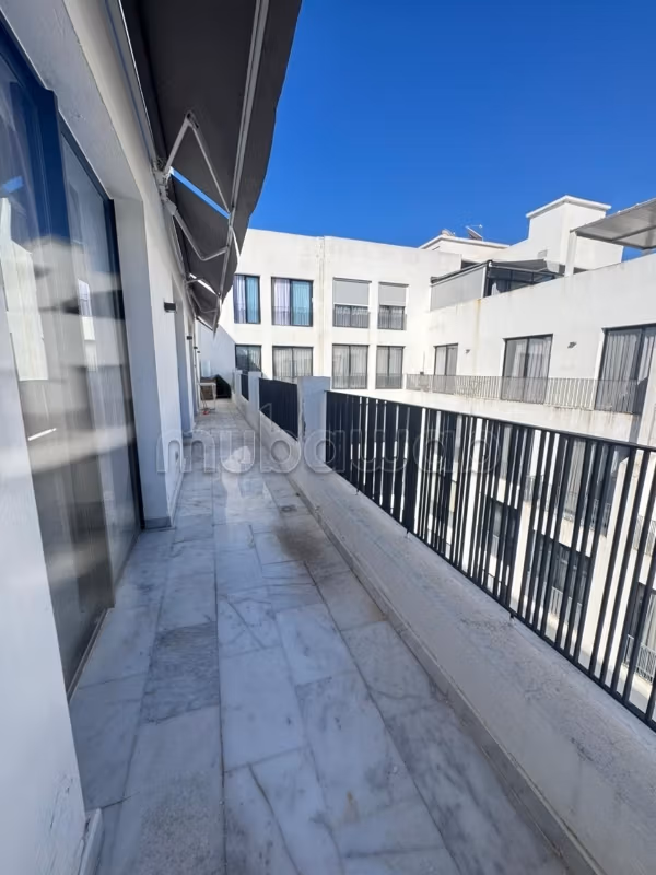 شقة رائعة من غرفتين للإيجار في مزرعة بروتون