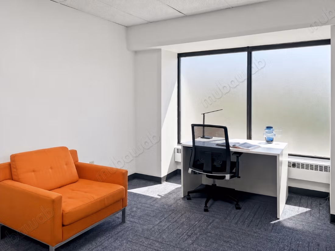 Offices for rent in Administratif. Area of 8 m². Caretaker and air conditioning