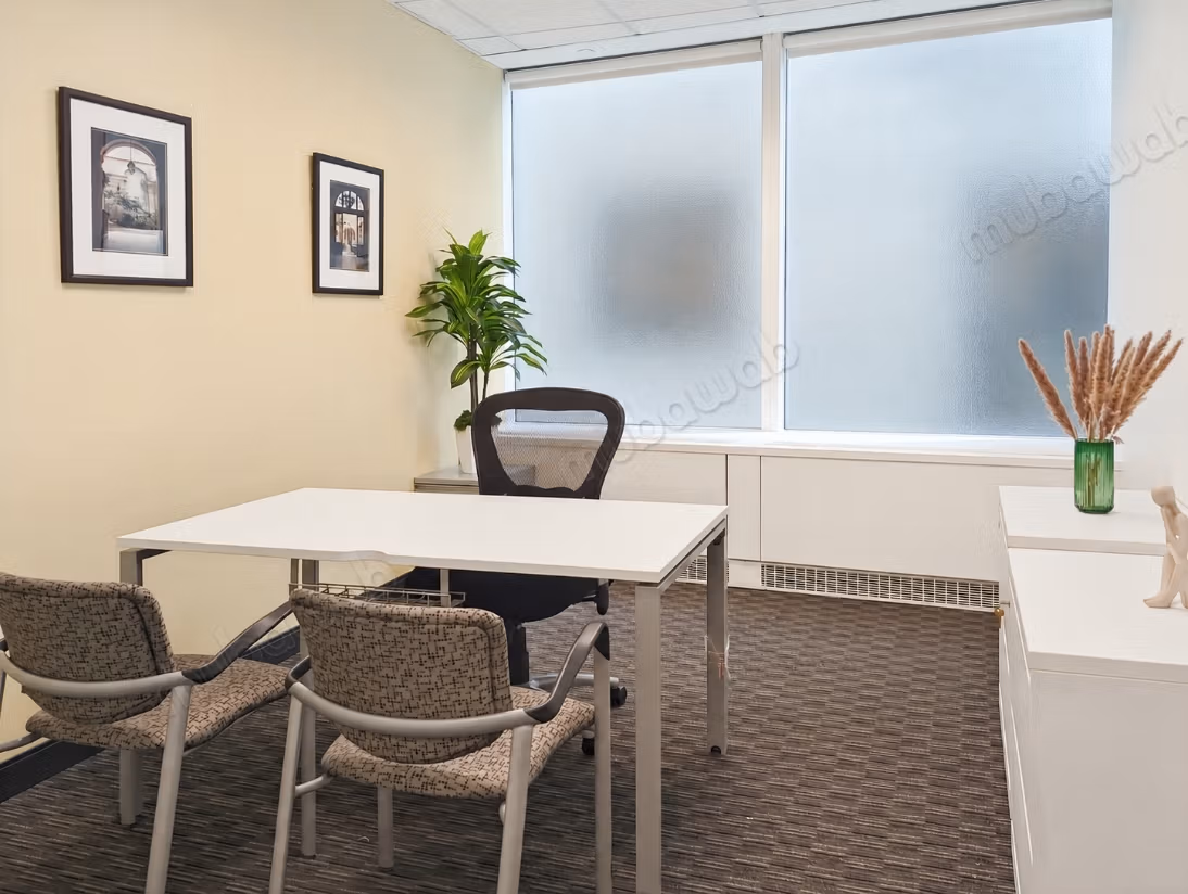 Offices for rent in Administratif. Area of 8 m². Caretaker and air conditioning