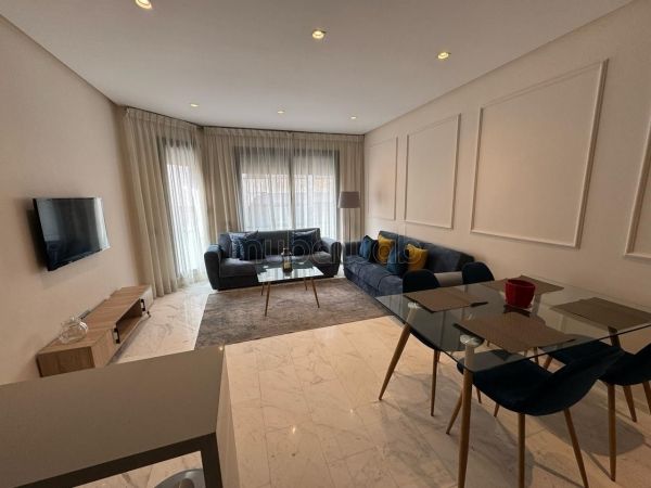 Joli studio meublé a mariiif bien ensoleillé