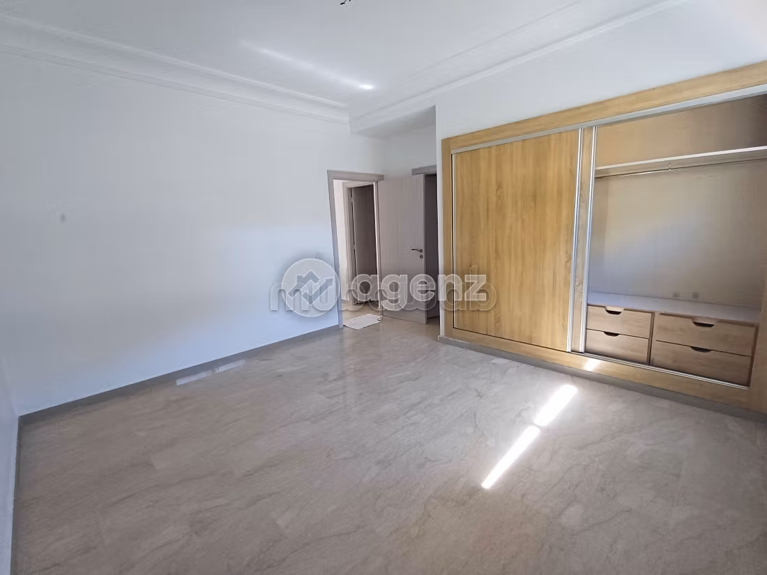 Appartement à vendre 99 m², 3 chambres Val Fleurie Casablanca — 2