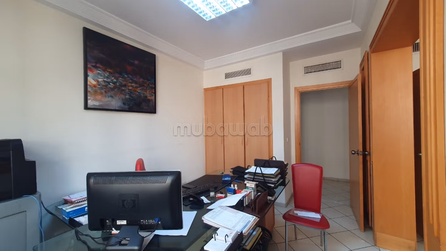 In vendita ufficio Hall 3 a Belvédère Tunisi