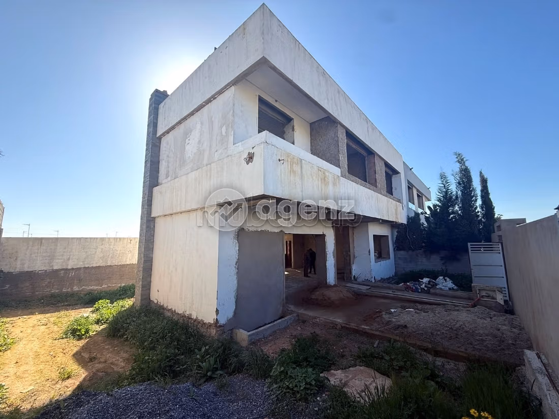Villa à vendre 350 m², 4 chambres Bouskoura Bouskoura