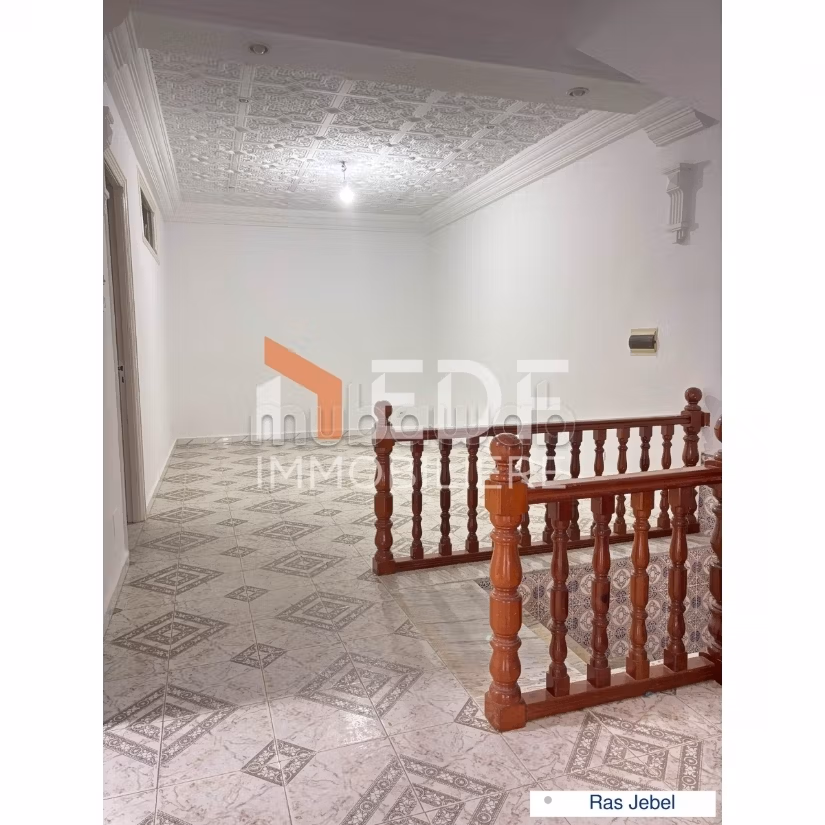 Casa in Stile Americano in Vendita a Ras Jebel