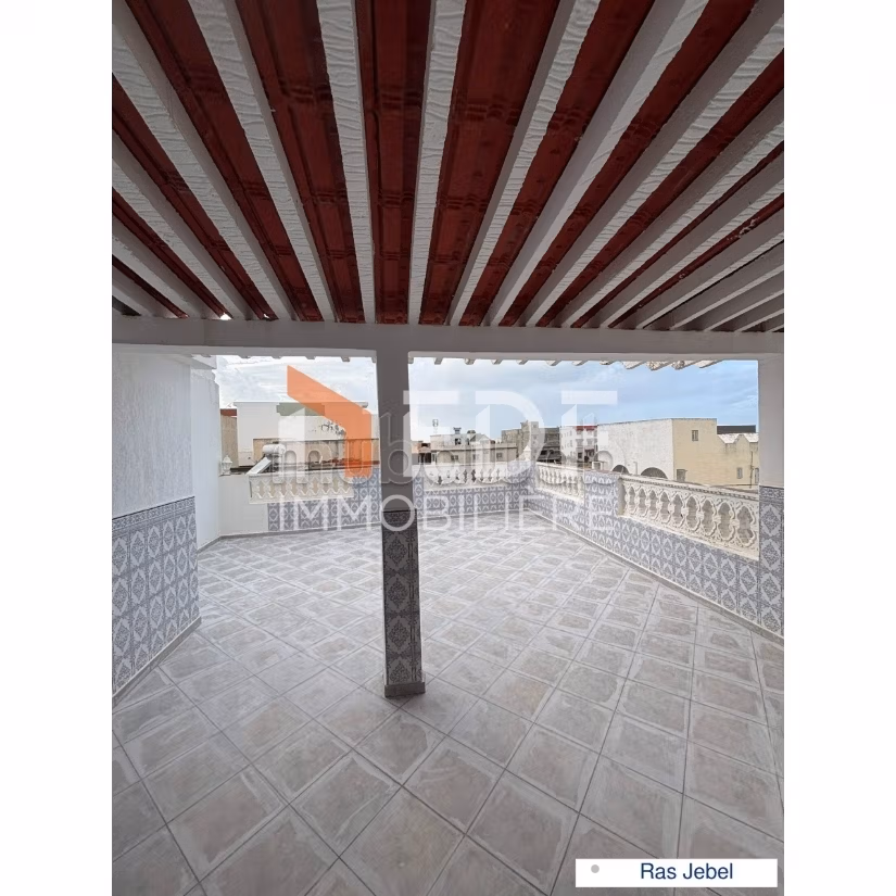 Casa in Stile Americano in Vendita a Ras Jebel