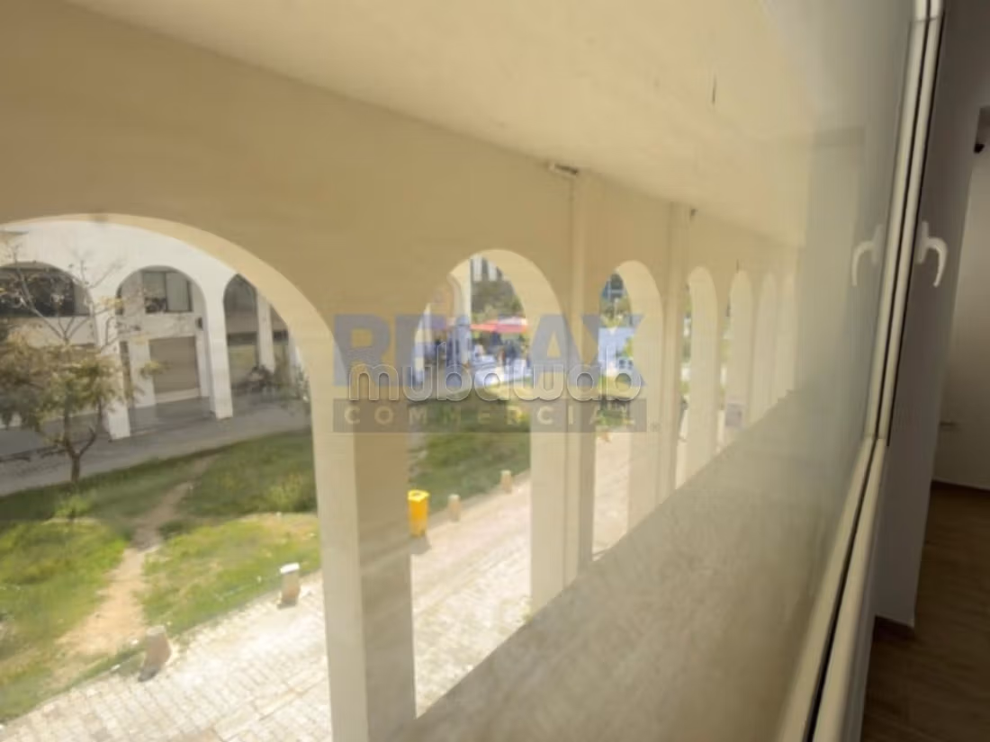 Local commercial a vendre lac 2