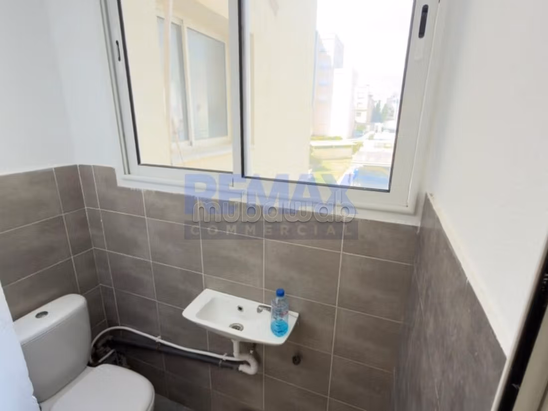 Local commercial a vendre lac 2