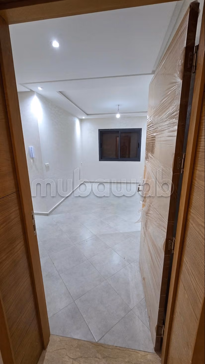 Apartment for sale. 2 comfortable rooms. Exceptional mountain view, Robust door