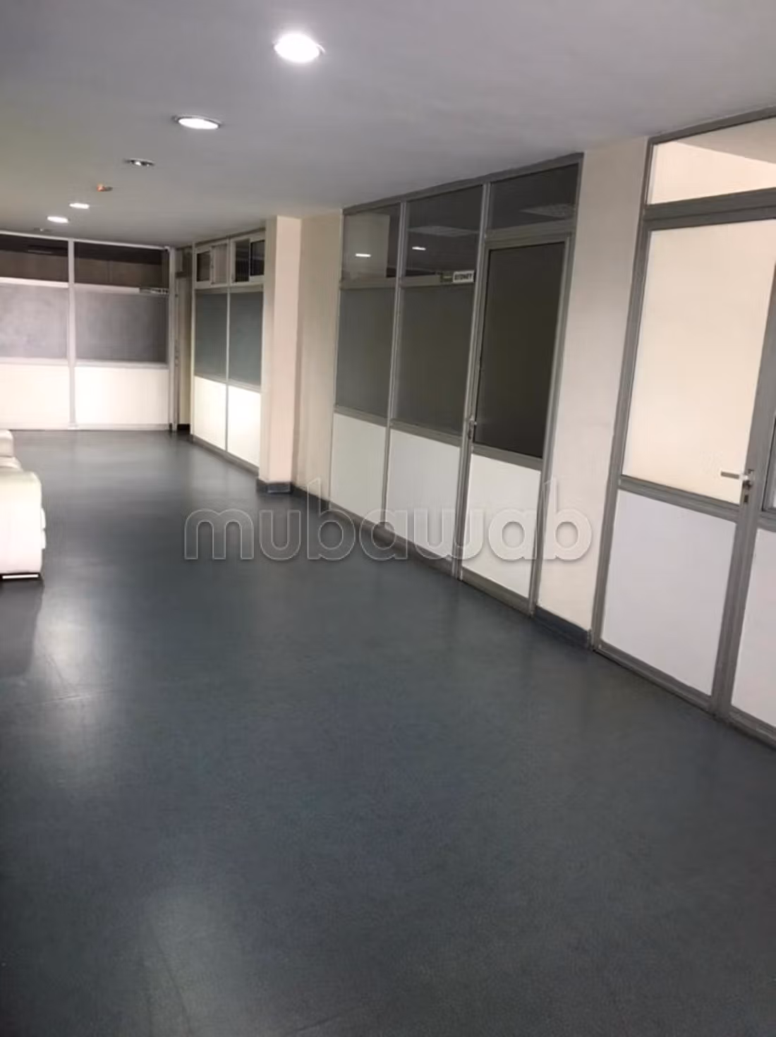 Oficinas en alquiler / centro de formación en Aïn Sebaâ.
Superficie total 887 m²